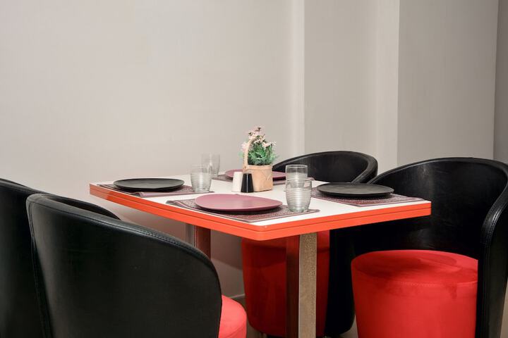 Dining 3 of 17