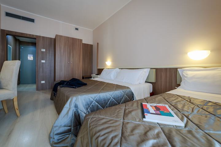 Room 6 of 55