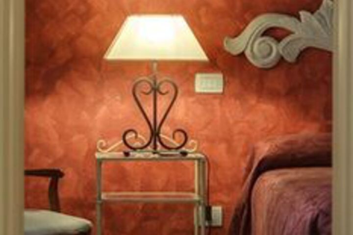 Room 19 of 68