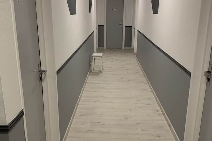 Ballroom/Hall 27 of 31