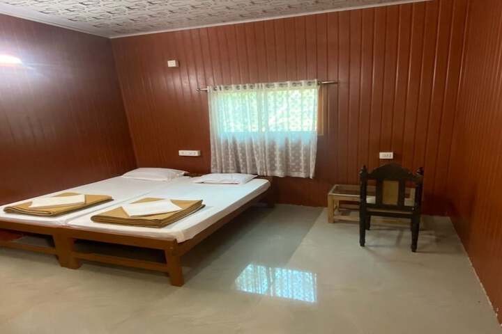 Room 4 of 24