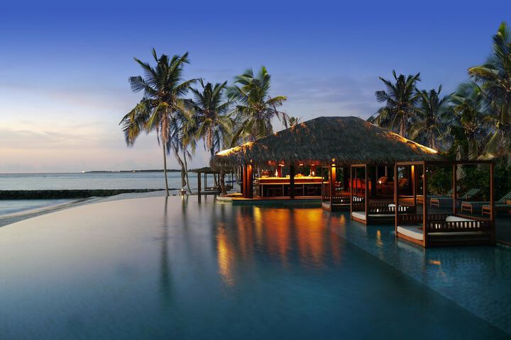Hotel Pool