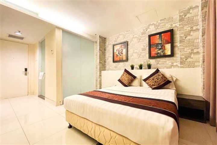 ESQ SHAMELIN HOTEL