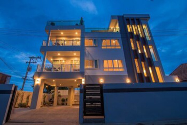 Hotel 4 of 33