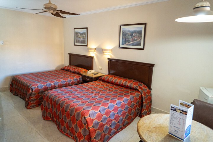 Room 5 of 40