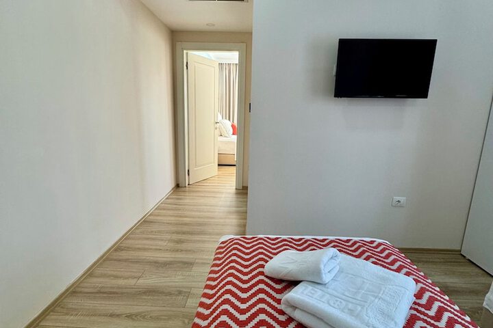 Room 9 of 191