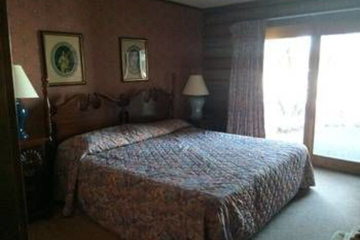 Room 4 of 30