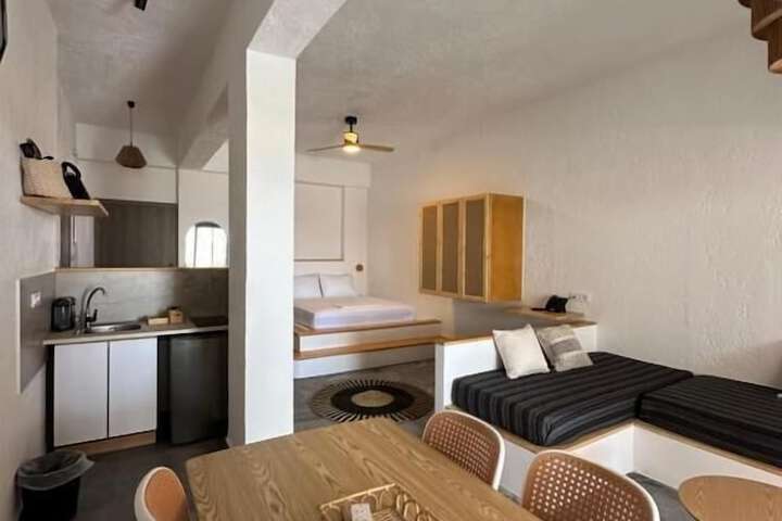 Room 9 of 37