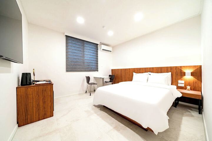 Room 21 of 41