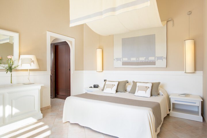 Room 8 of 25