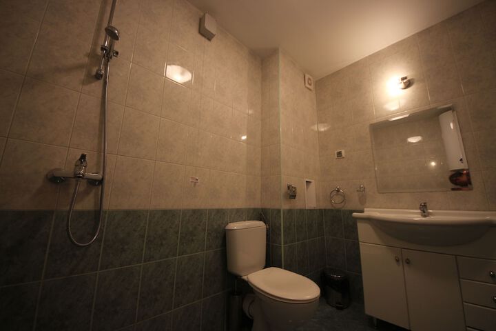 Room 114 of 177