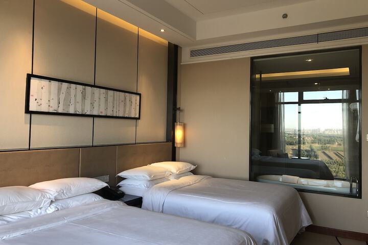 Room 17 of 65