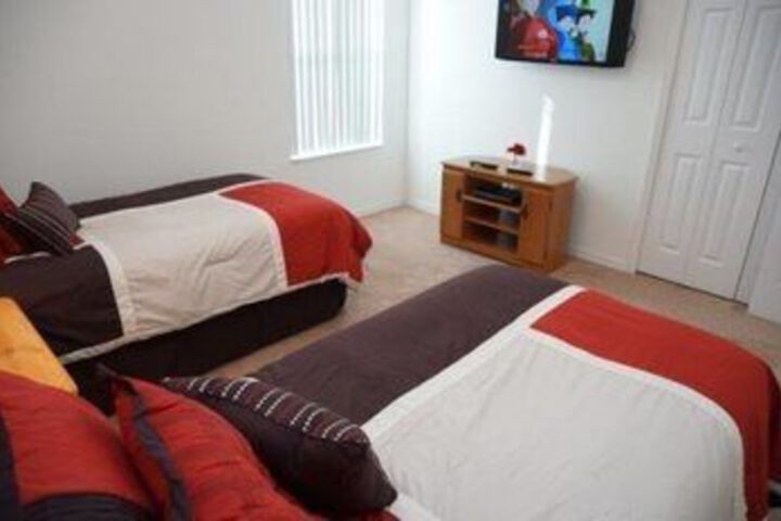 Room 12 of 26