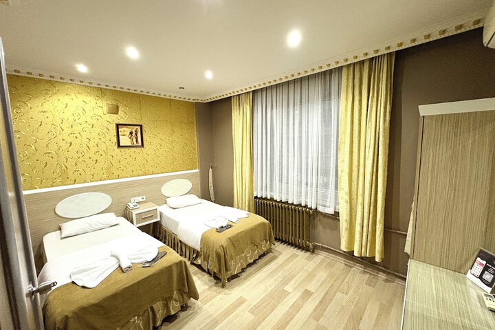 Room 34 of 61
