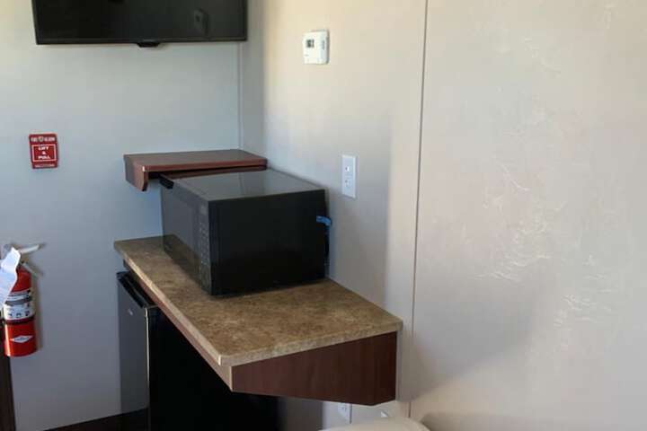 Room 4 of 12