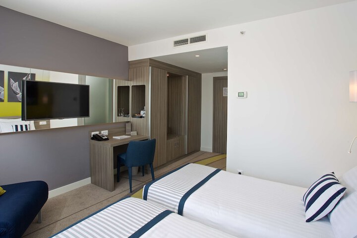 Room 19 of 130