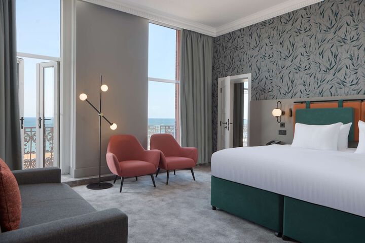 Room 90 of 182