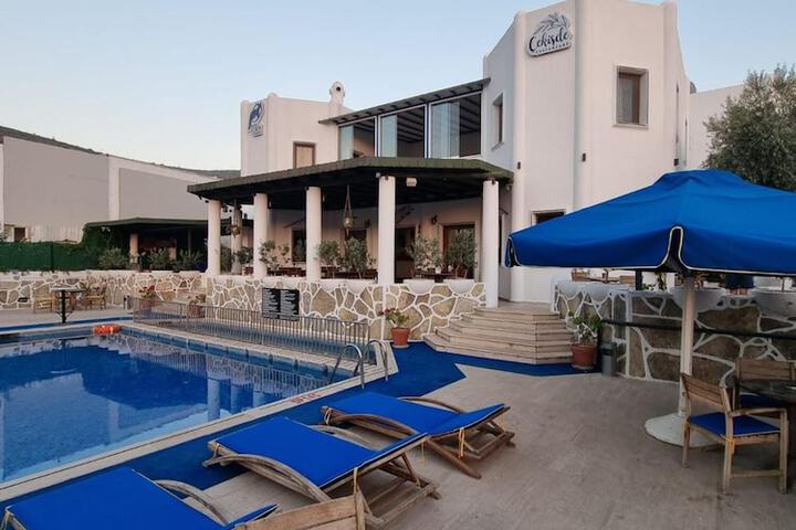 Pools & Facilities