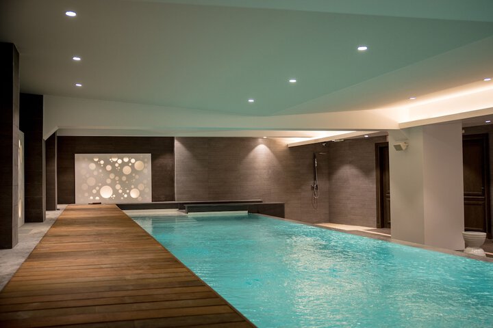 Pool 33 of 49