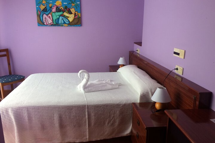 Room 9 of 35