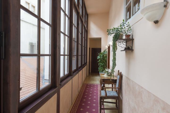 Ballroom/Hall 53 of 61