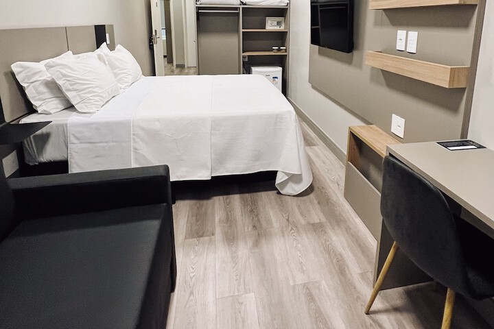 Room 10 of 26