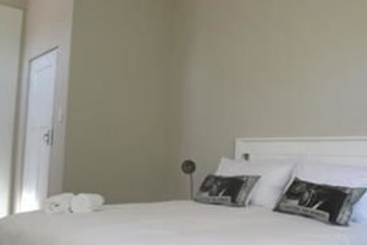 Room 9 of 43