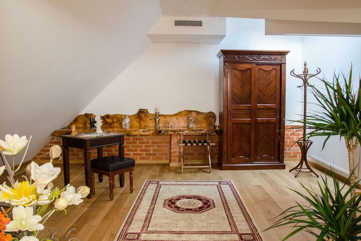 Room 29 of 50