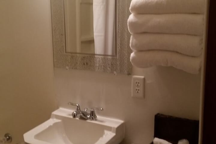 Room 33 of 36