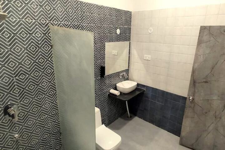 Room 72 of 114