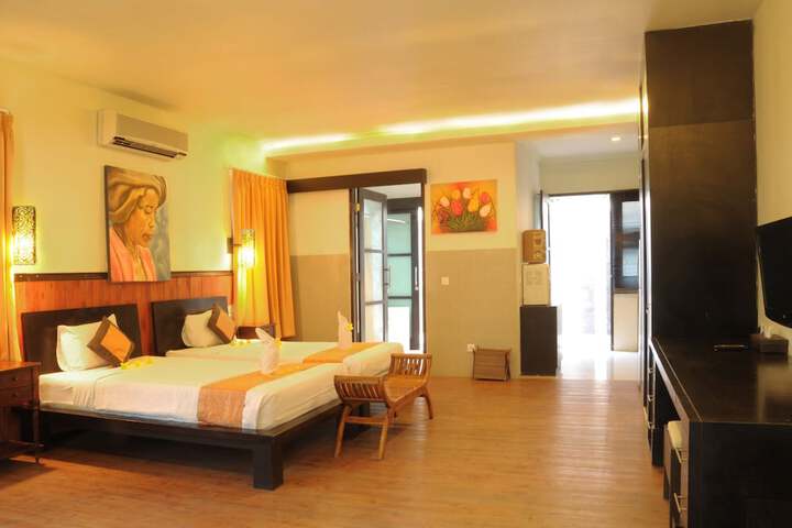 Room 3 of 18