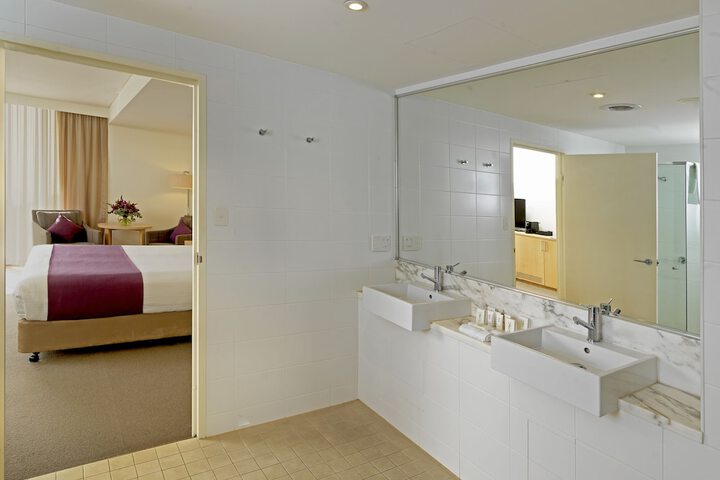 Room 27 of 61