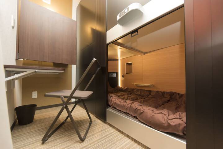 Room 6 of 42
