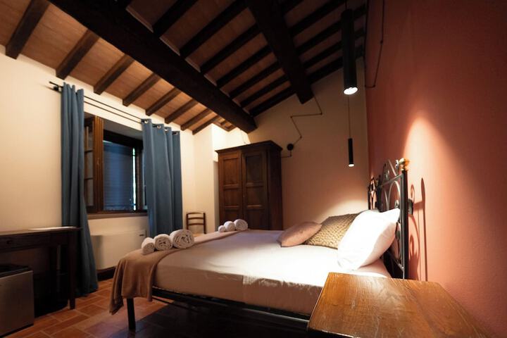 Room 21 of 104