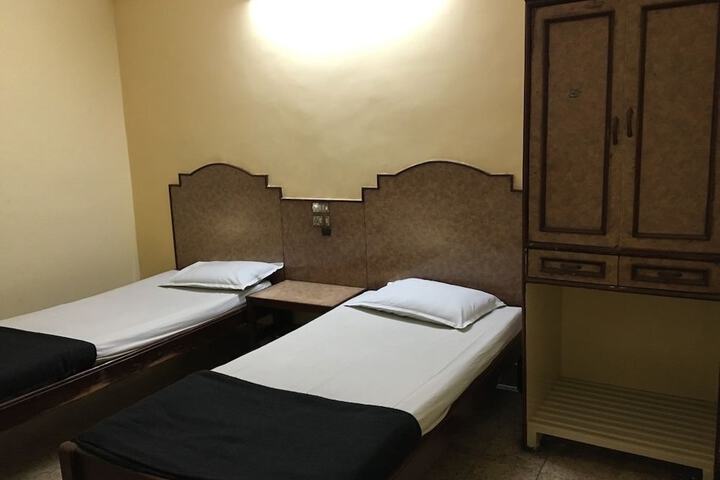 Room 12 of 41