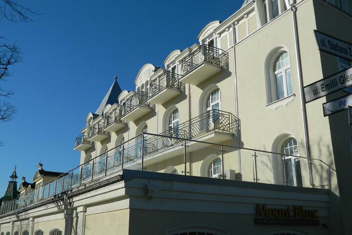 Hotel 4 of 19