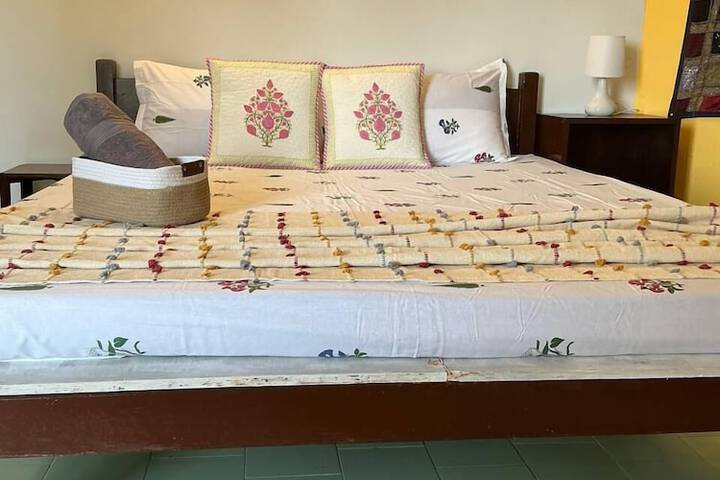 Room 7 of 28