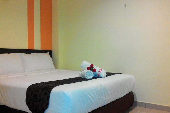 Room 16 of 36