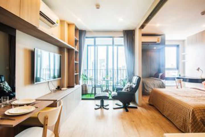 Room 11 of 24
