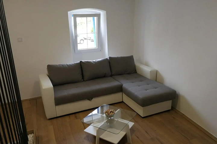 Room 2 of 17