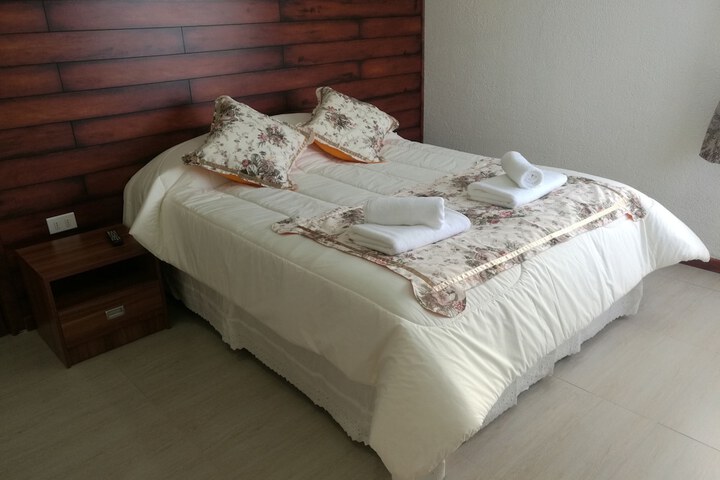 Room 5 of 16