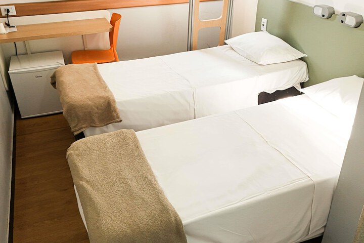 Room 11 of 46