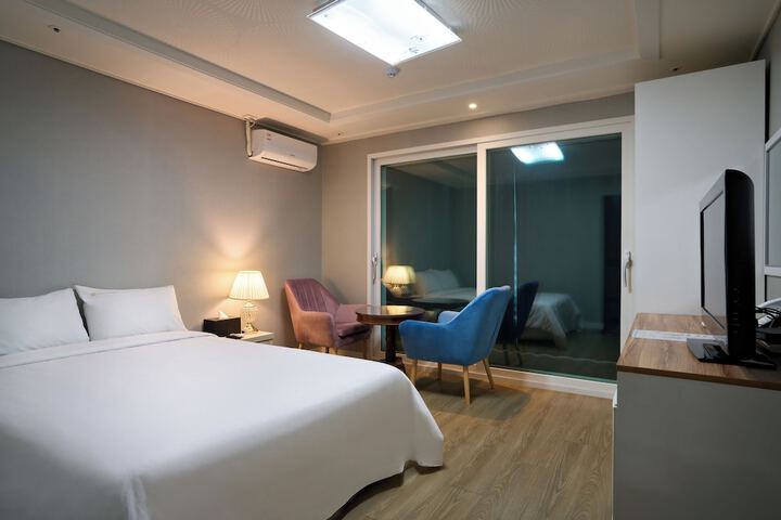 Room 14 of 29