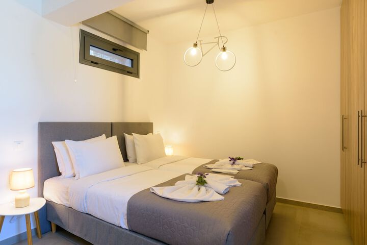Room 4 of 76