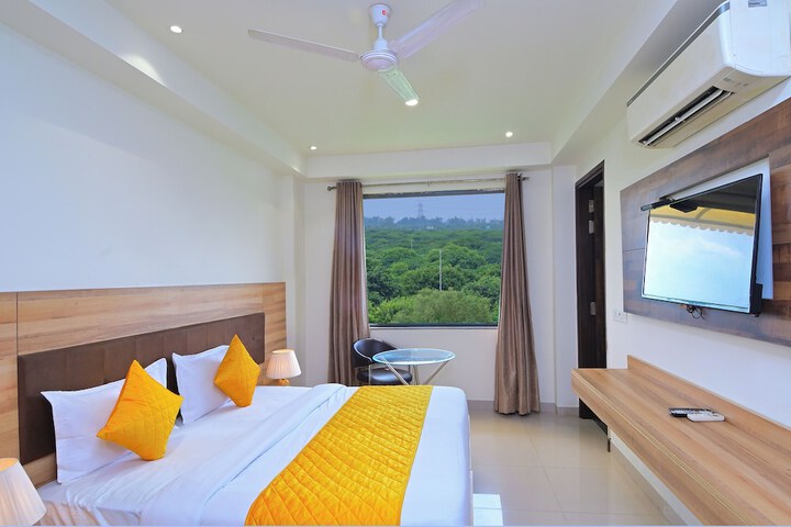 Room 15 of 23