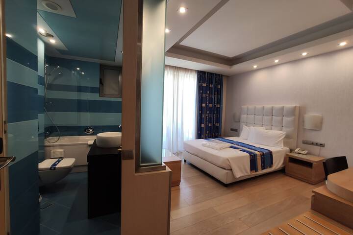 Room 80 of 171