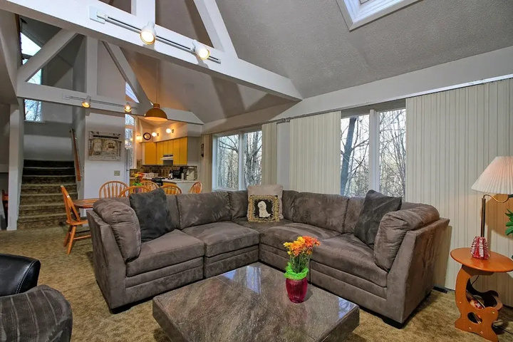 Image of MOOSE LODGE BY REDAWNING