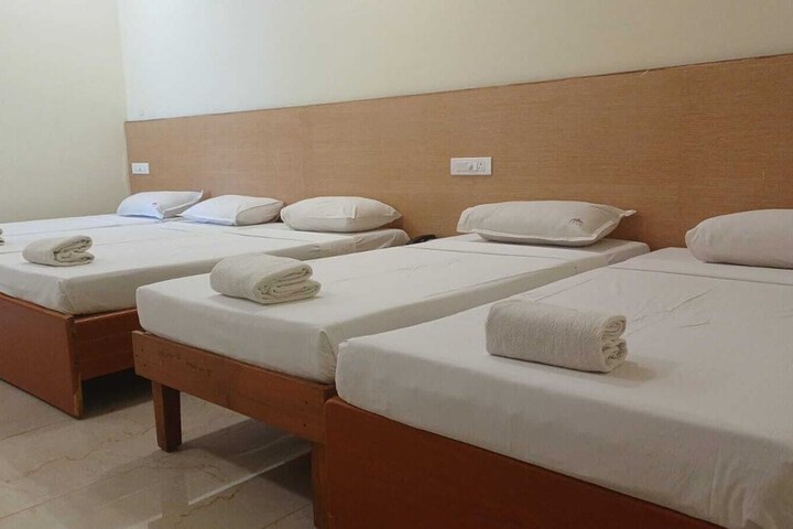 Room 34 of 95
