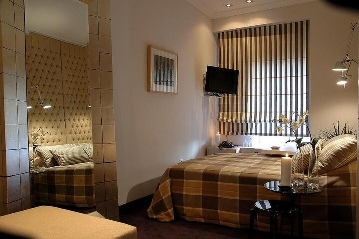 Room 13 of 30