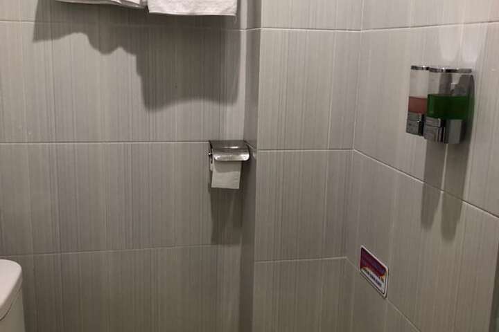 Room 8 of 35